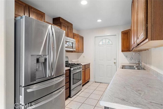 Building Photo - 14012 Sayre St