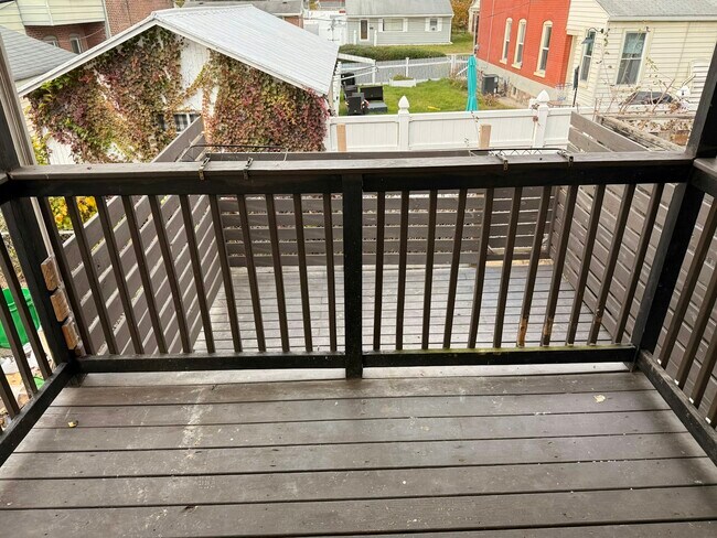 Building Photo - 419 E Frankford St