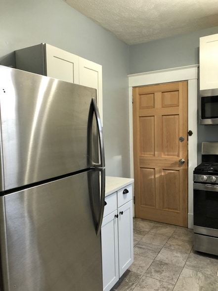 Building Photo - 260 Academy Ave