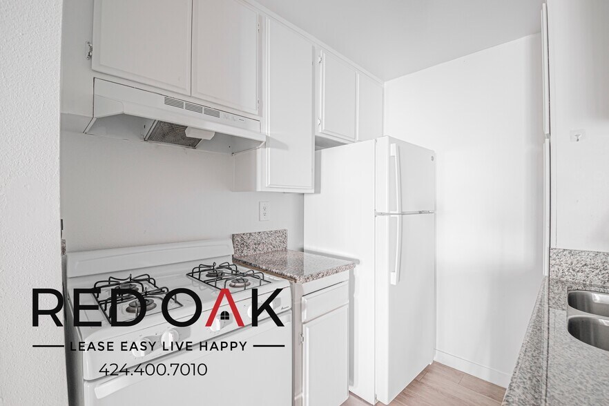 Building Photo - 11817 Victory Blvd