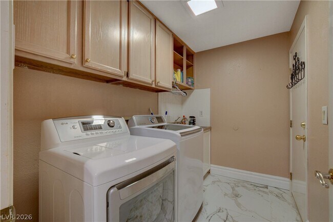 Building Photo - 7613 Hackensack Ct