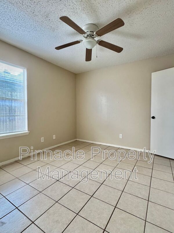 Building Photo - 1237 Tres Rios Dr