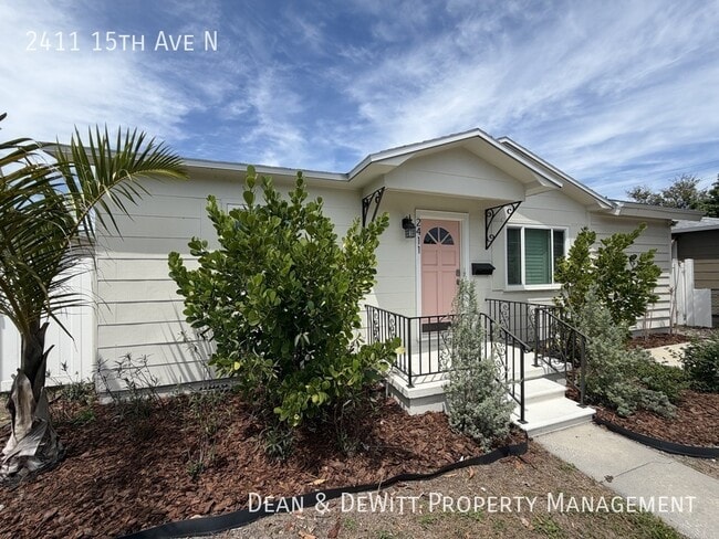 Building Photo - 2411 15th Ave N