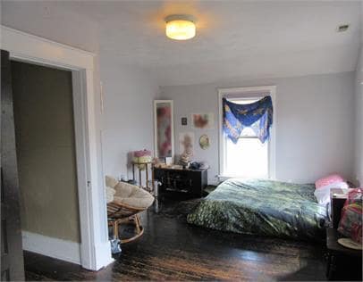 Building Photo - 348 E 12th St