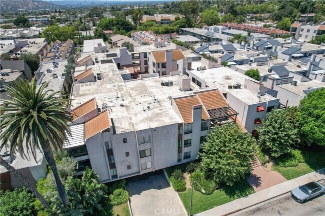 Building Photo - 1325 Valley View Rd