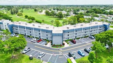 Building Photo - 7787 Golf Cir Dr