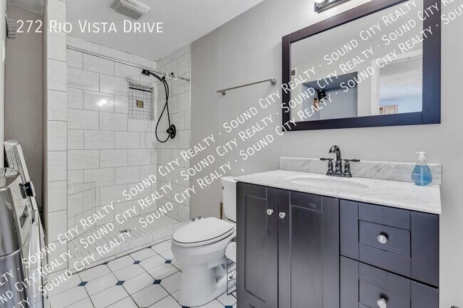 Building Photo - 272 Rio Vista Dr