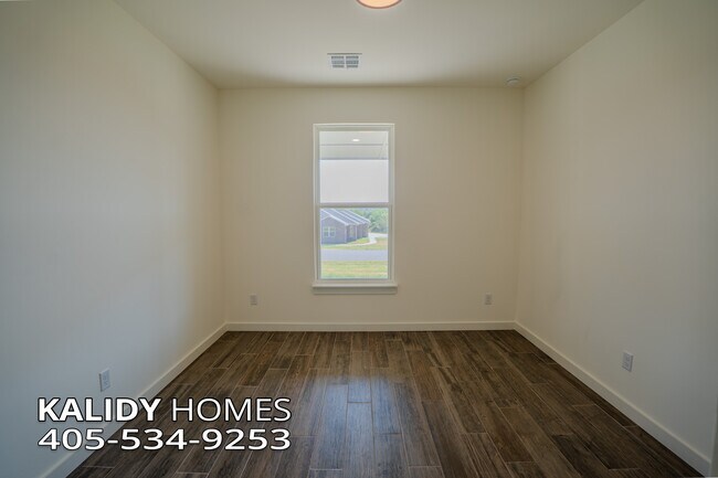 Building Photo - 1871 Kalidy Dr