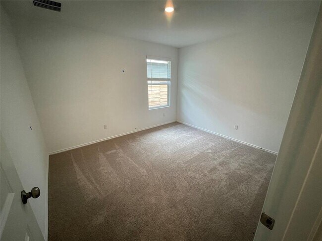 Building Photo - 373 Jeffers