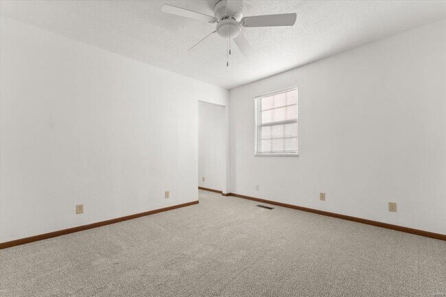 Building Photo - 134 Clinton Hill Dr