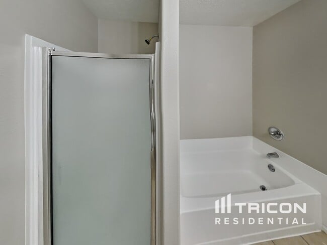 Building Photo - 16179 Summer Breeze Ct