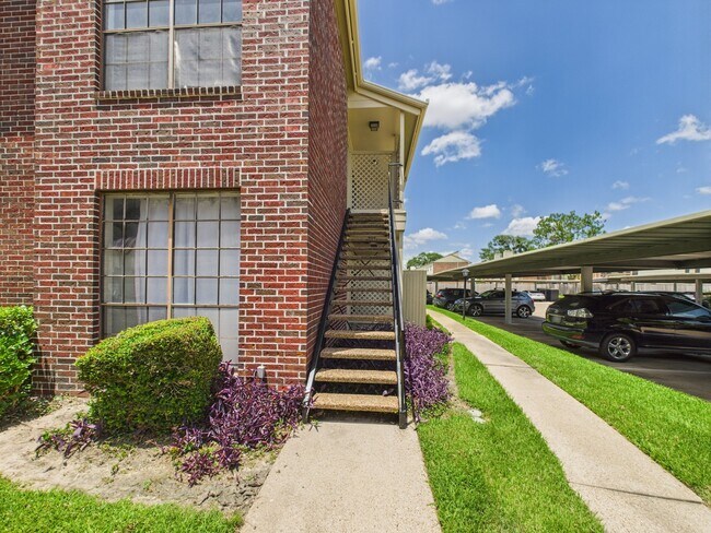 Building Photo - 8055 Cambridge St