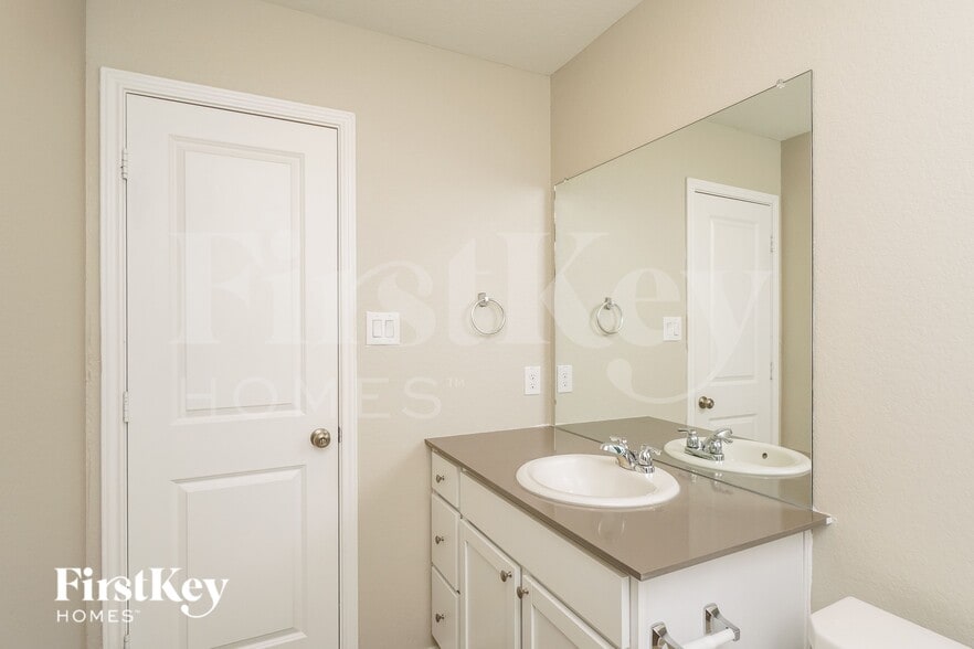 Building Photo - 5184 Fowler Crst