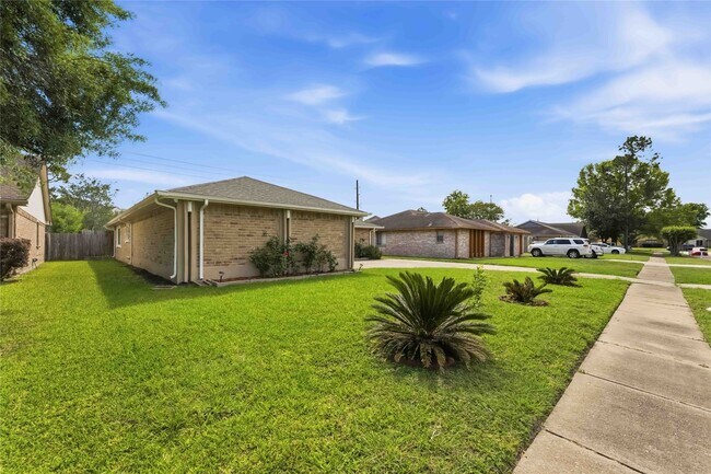 Building Photo - 3415 Honey Creek Dr