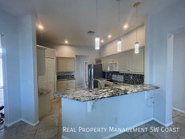 Building Photo - 816 Grand Rapids Blvd