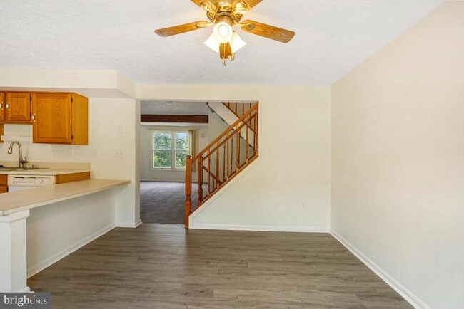 Building Photo - 3322 Raccoon Ct