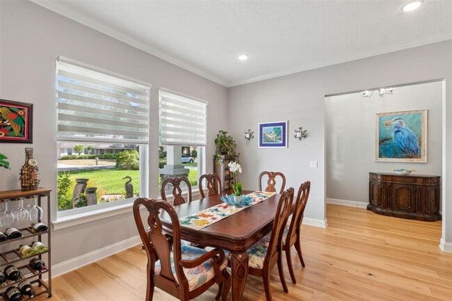 Building Photo - Luxury Living in exclusive and gated Oyste...