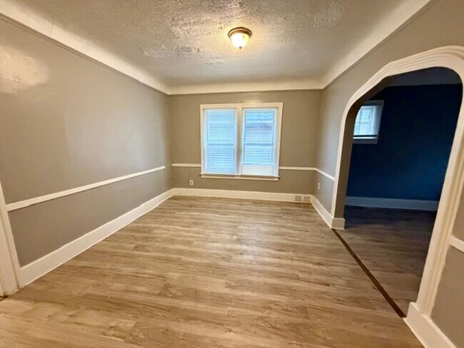 Building Photo - 2549 Highland St