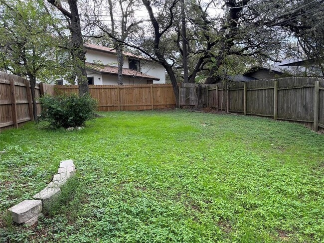 Building Photo - 8111 Baywood Dr