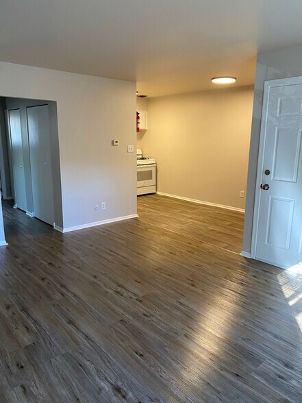 Building Photo - 1615 Bonwood Rd