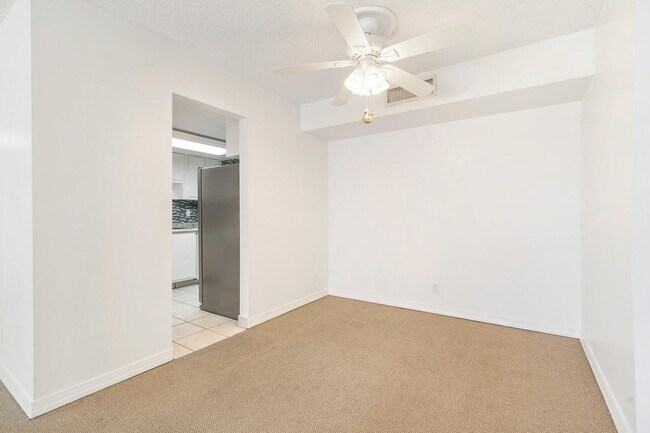 Building Photo - 630 Ocean Dr
