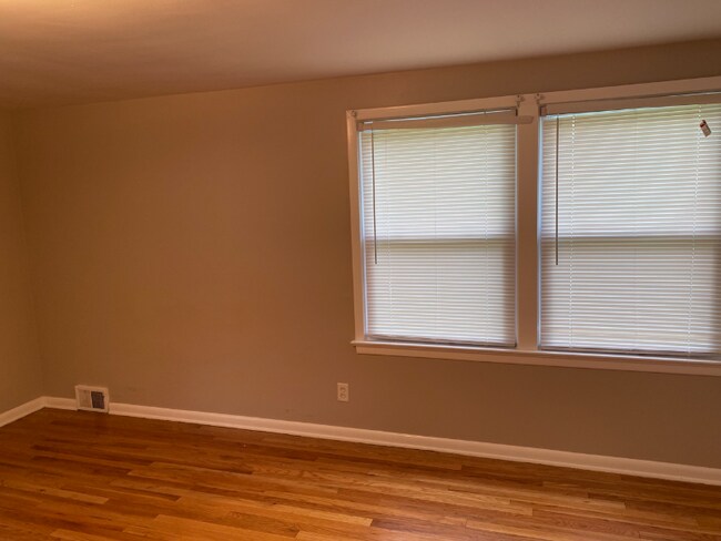 Building Photo - 4158 Silsby Rd