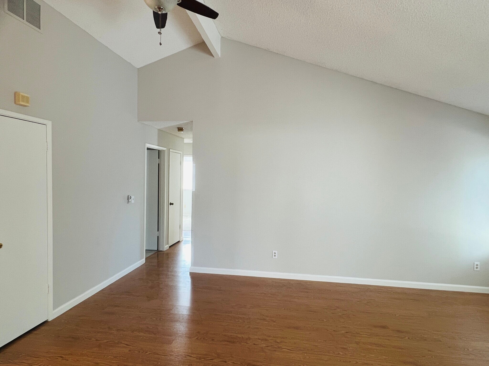 Building Photo - 5089 Brittany Dr