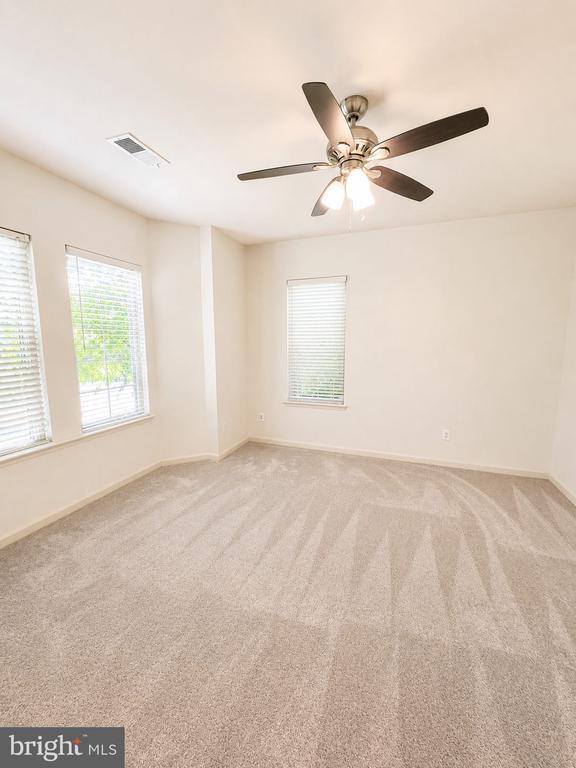 Building Photo - 22806 Breezy Hollow Dr