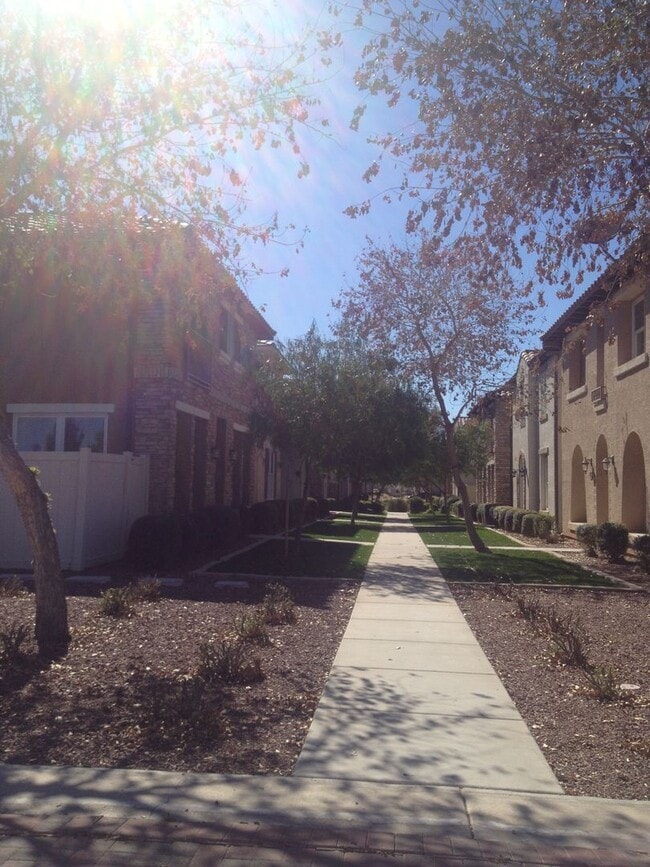 Building Photo - 3 bed in Cooley Station in Gilbert!