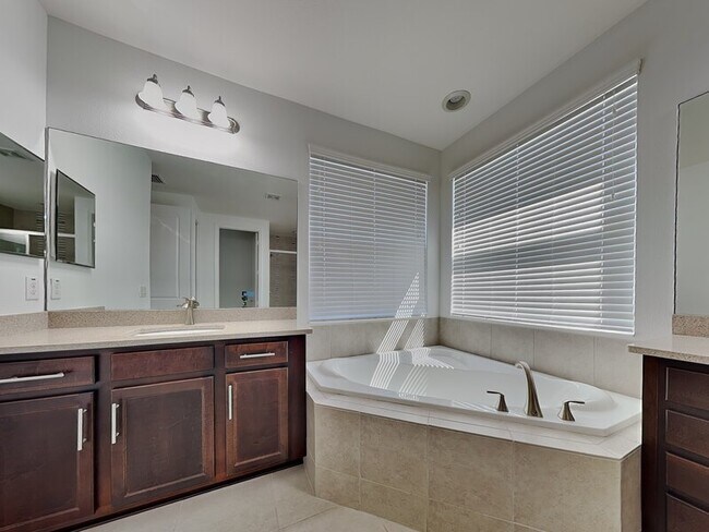 Building Photo - 2684 Tarragona Wy