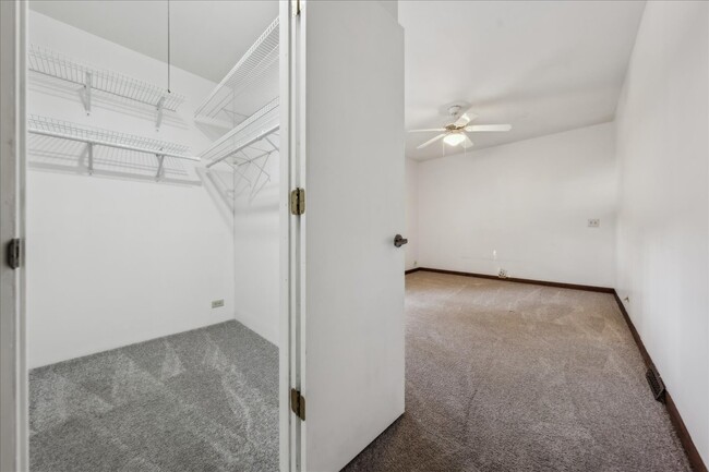 Building Photo - 221 58th St