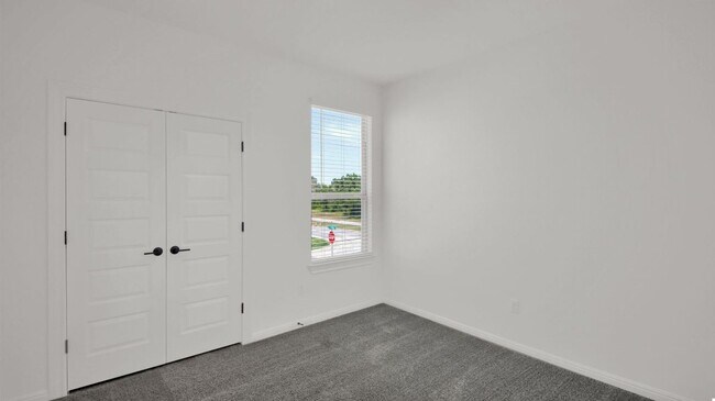Building Photo - 2725 Woodall Dr
