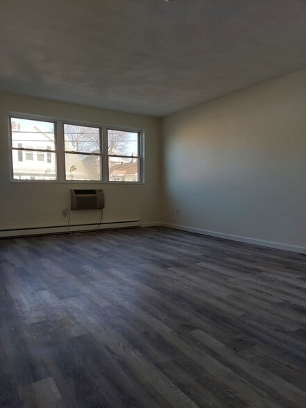 Building Photo - 45 Brook Rd