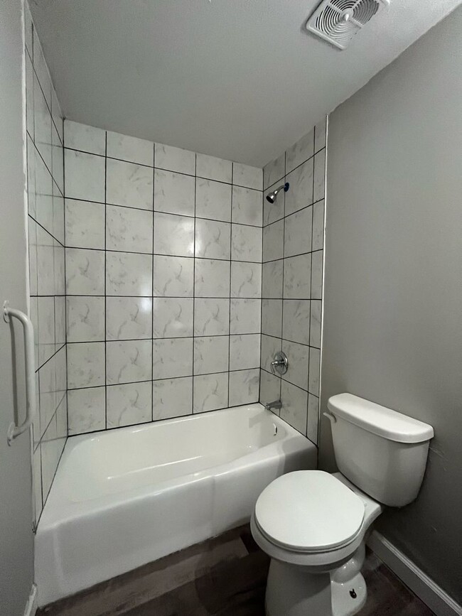 Building Photo - 2300 Welch Dr