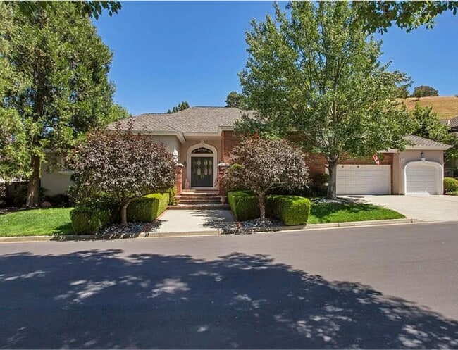 Building Photo - 4 Bed 3 Bath Elegant Home In Lafayette W/ ...