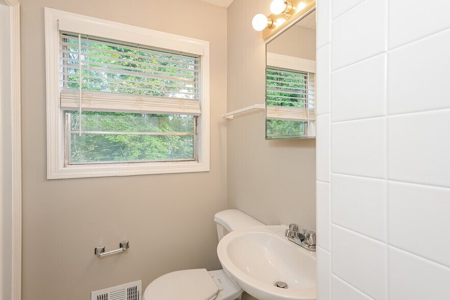 Building Photo - 4436 Colony E Dr