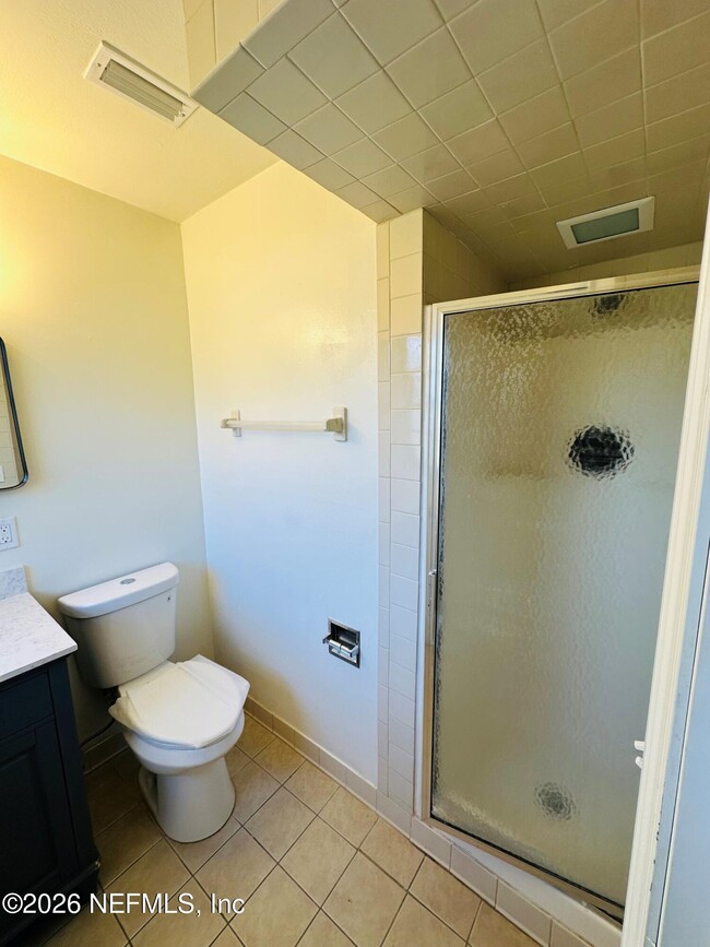 Building Photo - 1904 Delaroche Dr W