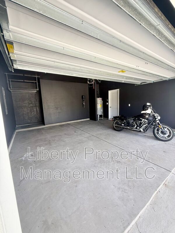 Building Photo - 145 Deodora Ln