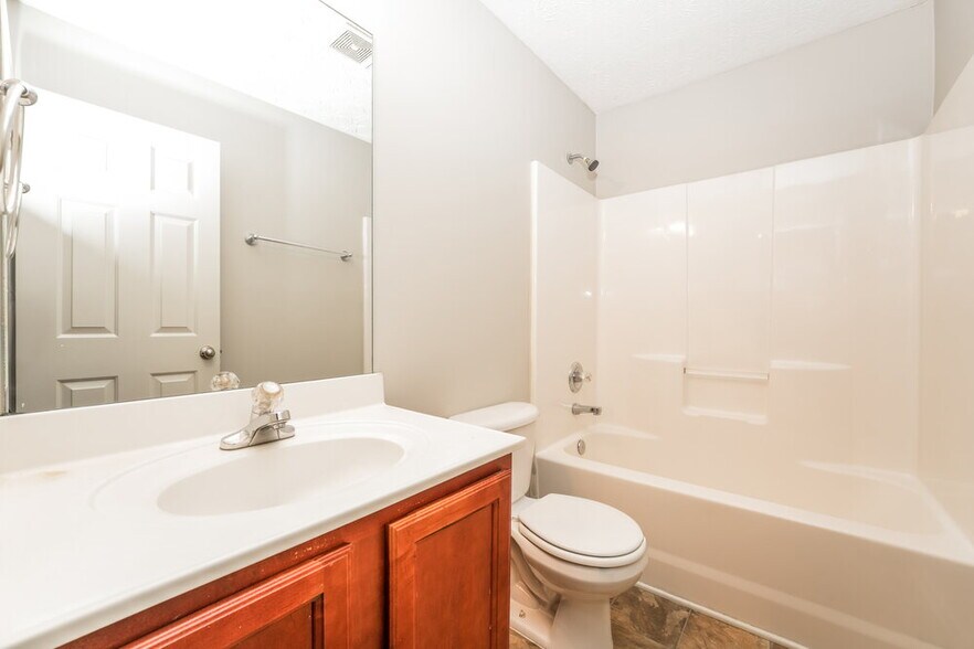 Building Photo - 4229 Annlette Dr NW
