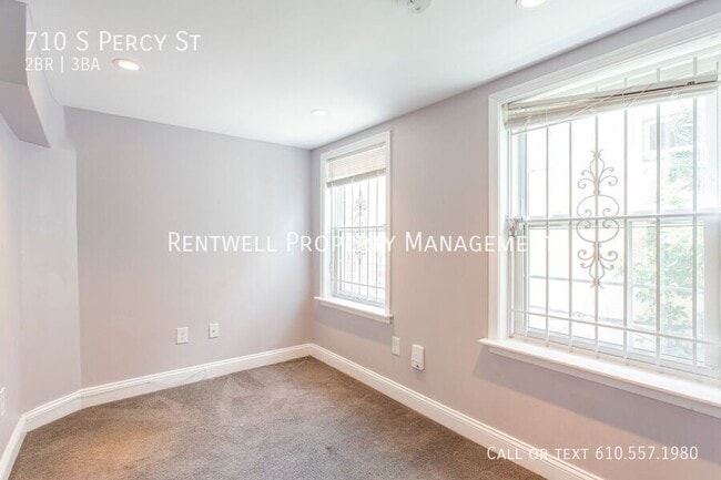 Building Photo - 710 S Percy St