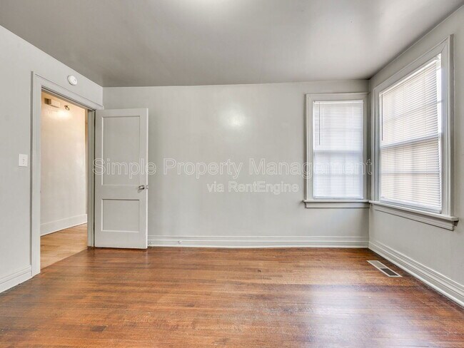 Building Photo - 816 NE 20th St