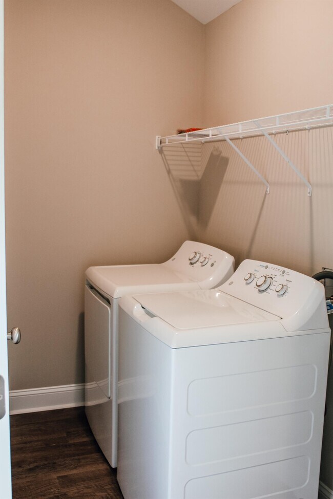 Building Photo - 110 Way Bill Cir