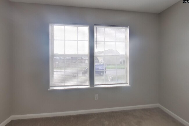Building Photo - 308 Fox Trot Dr