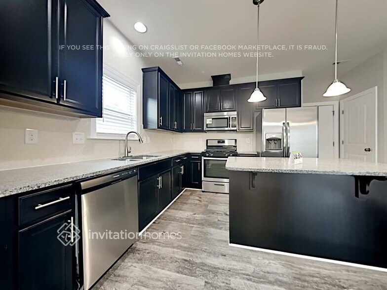 Building Photo - 1088 Lakemont Dr