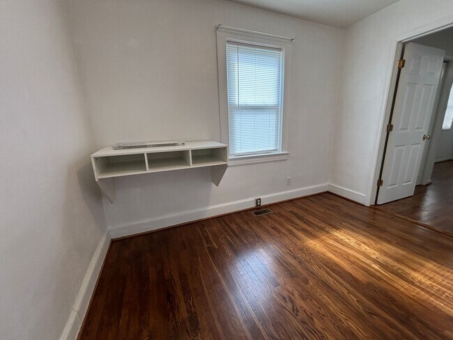 Building Photo - 950 Morgan Ave SE