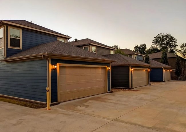 Building Photo - Wish & Leverett Townhomes
