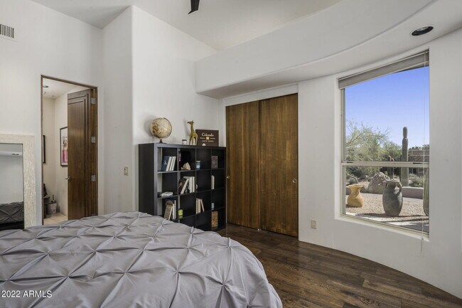 Building Photo - 10448 E Skinner Dr
