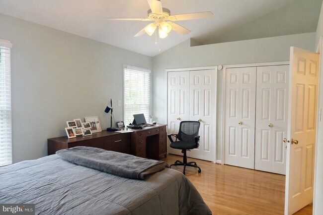 Building Photo - 44032 Aberdeen Terrace