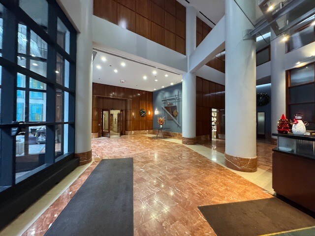 Building Photo - 211 E Ohio St