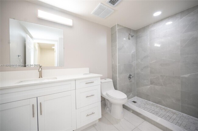 Building Photo - 2406 Centergate Dr